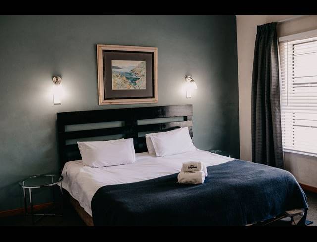 750M² BED & BREAKFAST FOR SALE IN RUSTENBURG CENTRAL